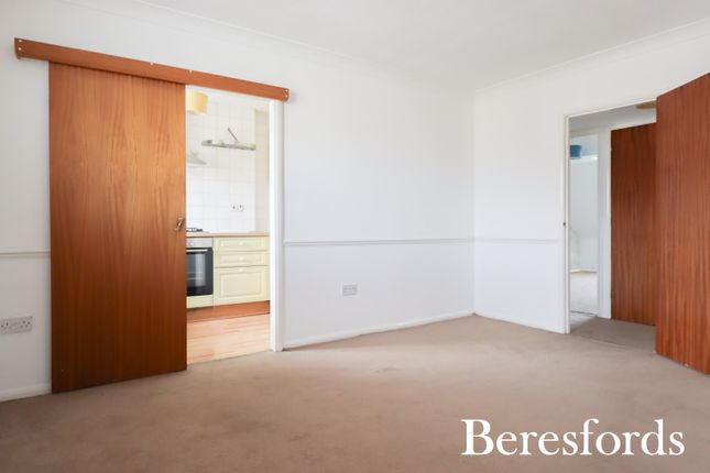 56a Station Road, Brentwood photo 2