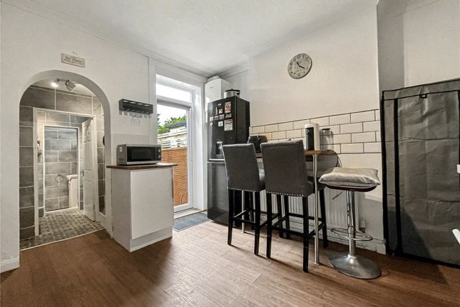 732, Lower Rainham Road, Rainham photo 4