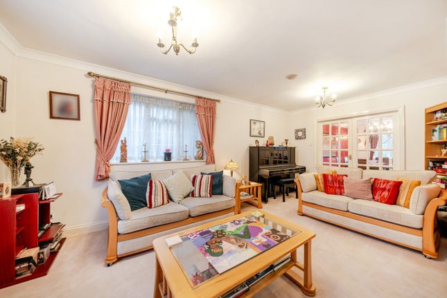 30, The Broadwalk, Northwood photo 2