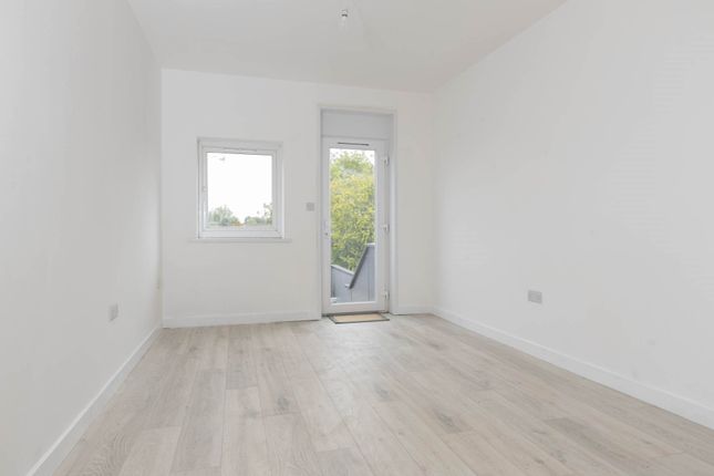 Flat 2, Market Place, Wymondham photo 4