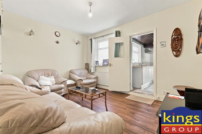 Stoneydown Avenue, London photo 5