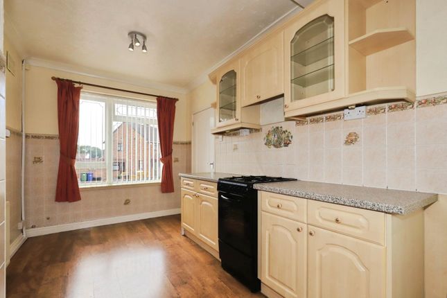 3, Sandfield Grove, Dudley photo 4