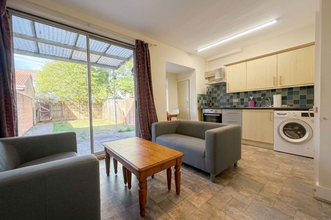 19 Mill Avenue, Uxbridge photo 4