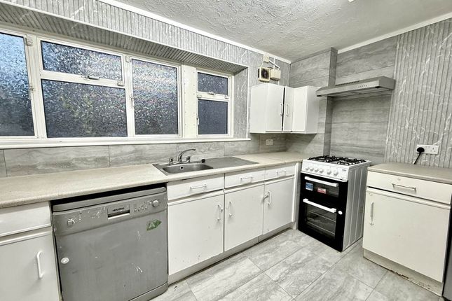 85, Wordsworth Way, West Drayton photo 3