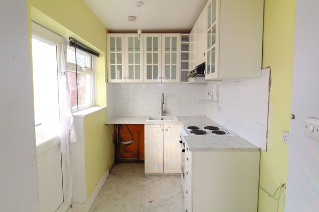 12, Cromwell Terrace, Chatham photo 4