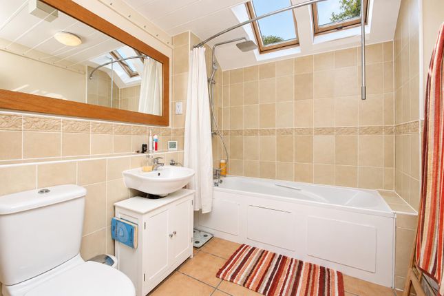 7, Woodall Close, Milton Keynes photo 4