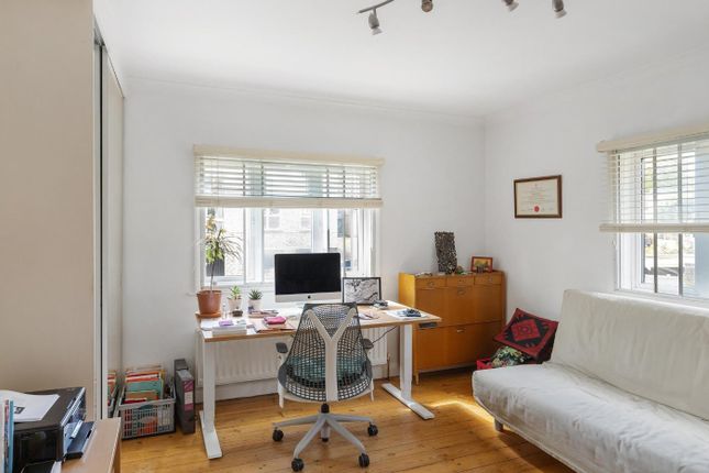 End terrace house to rent in Lullington Road, London
