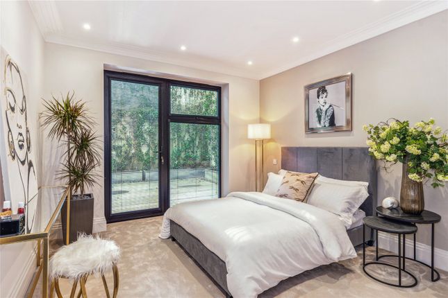 Flat for sale in Clovers Court, Quickley Lane, Chorleywood, Rickmansworth, Hertfordshire