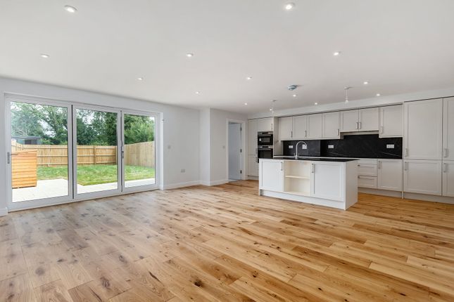2 White Hart Villas,, Spenny Lane, Tonbridge photo 2
