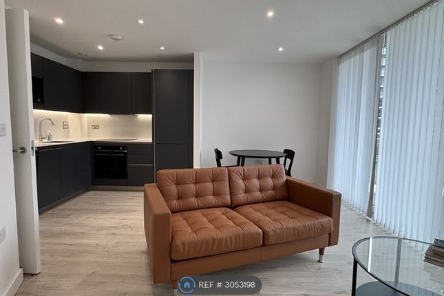 Flat, Hartingtons Court Coster Avenue, London photo 2