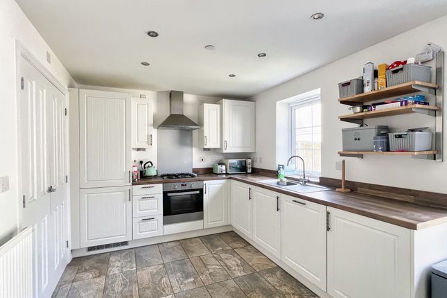 69 Maes Y Rhedyn, Bridgend photo 4