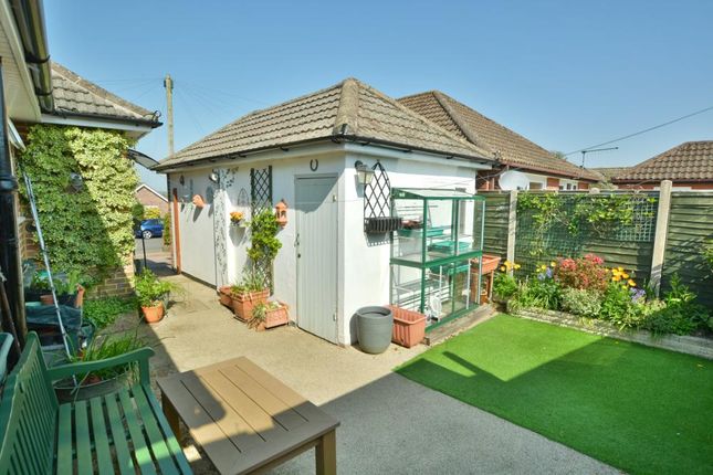 48, Merley Ways, Wimborne photo 2