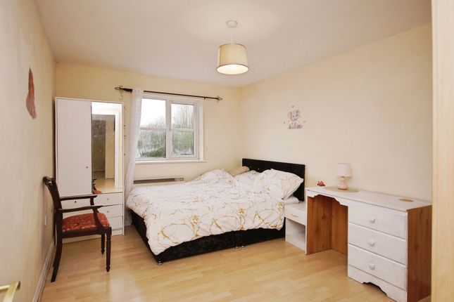 53, Snowberry Close, Bristol photo 3