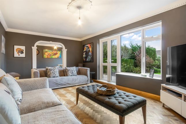 18, Moffats Lane, Brookmans Park Hatfield photo 4
