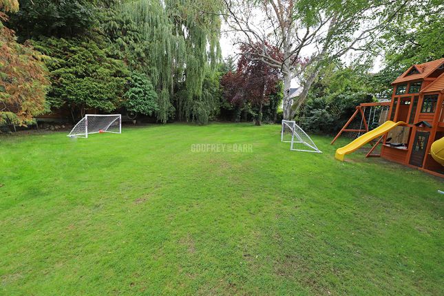 The Bishops Avenue, Hampstead Garden Suburb photo 3