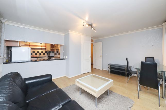 Thumbnail Flat for sale in Grangedale Close, Northwood