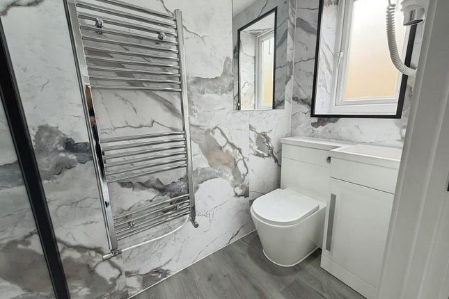 Room 2, Brunswick, Bracknell photo 2