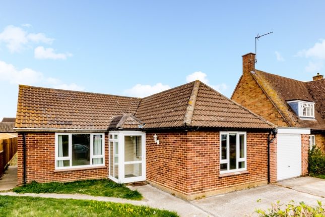 Thumbnail Bungalow to rent in Brashfield Road, Bicester