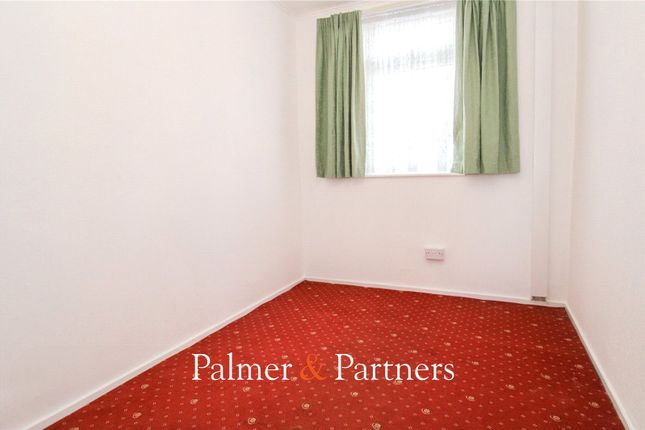 12, Buick Avenue, Clacton On Sea photo 4