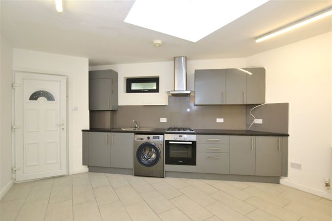 Thumbnail Flat to rent in London Road, Isleworth