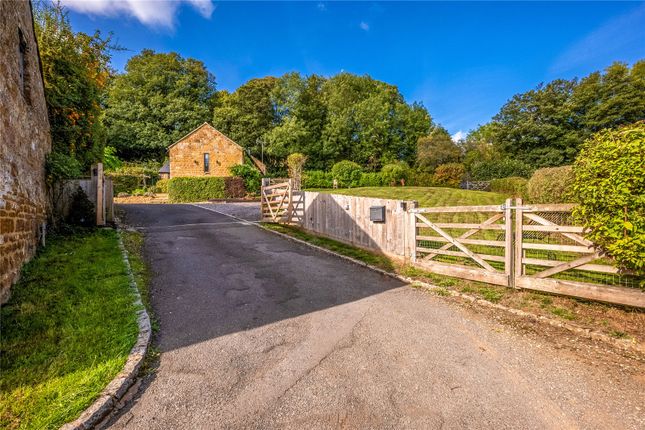 Springfield Barn,, School Lane, Warwickshire photo 2