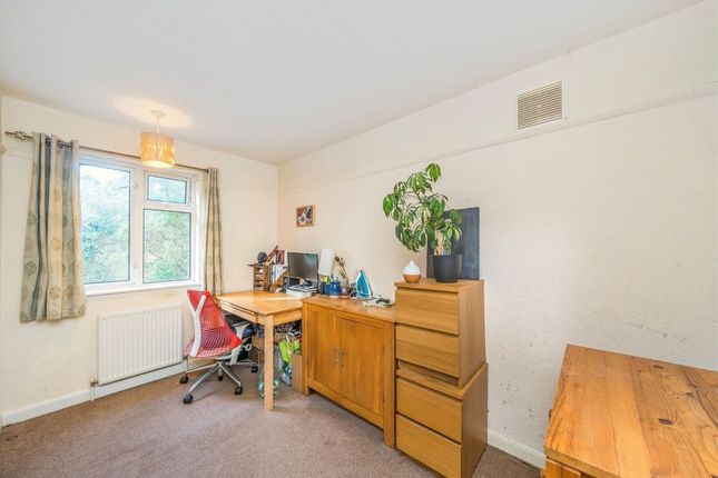 11, Park Close, Kingston Upon Thames photo 2