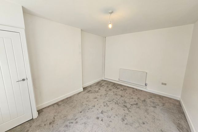 Terraced house to rent in Somerset Street, Abertillery