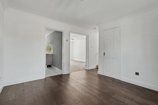 36, Fitzwarren, Shoeburyness photo 4