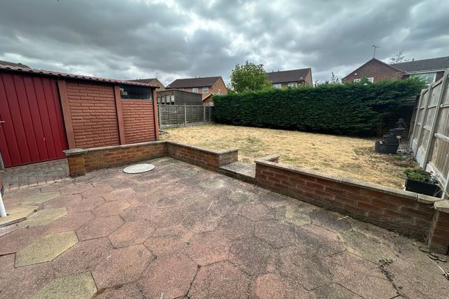 20 Lindrick Close, Grantham photo 3