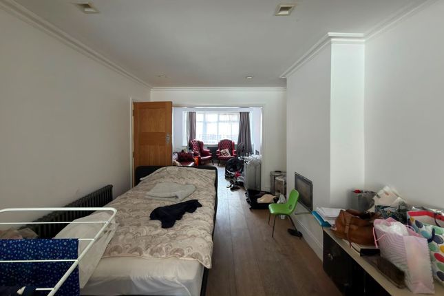 41, Jeymer Drive, Greenford photo 3
