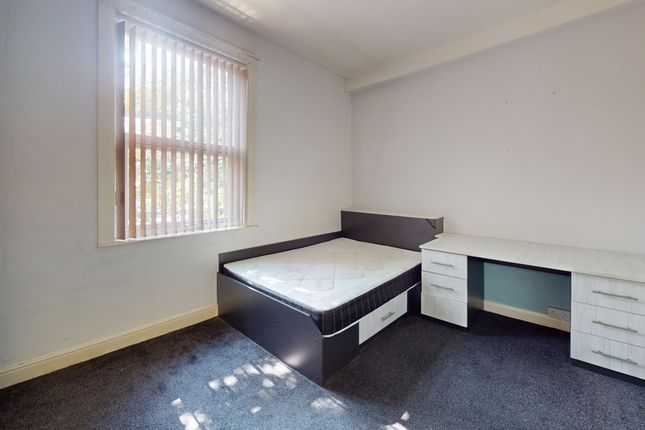 Claremont Avenue, Leeds photo 4