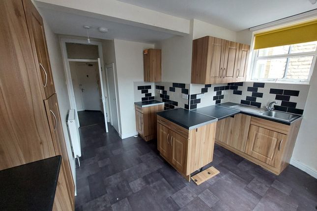 3, Sholebroke Avenue, Leeds photo 3