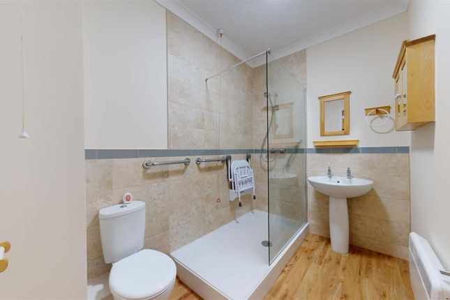 Flat for sale in Welland Mews, Stamford