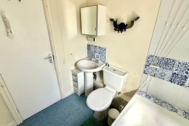 15, Sheffield photo 3