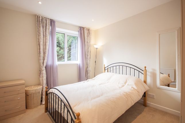 Flat 5, The Lilacs, Yarnells Road, Oxford photo 3