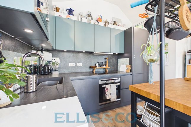 Flat 7, Bailey House, 25, The Slade, Kent photo 2