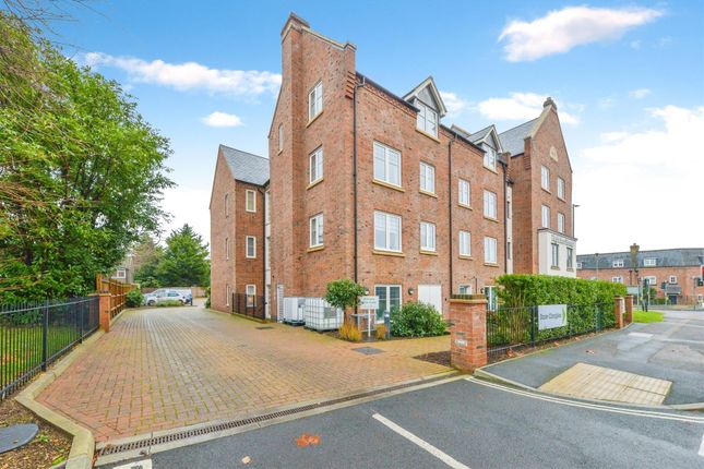 Thumbnail Flat for sale in Great North Road, Hatfield
