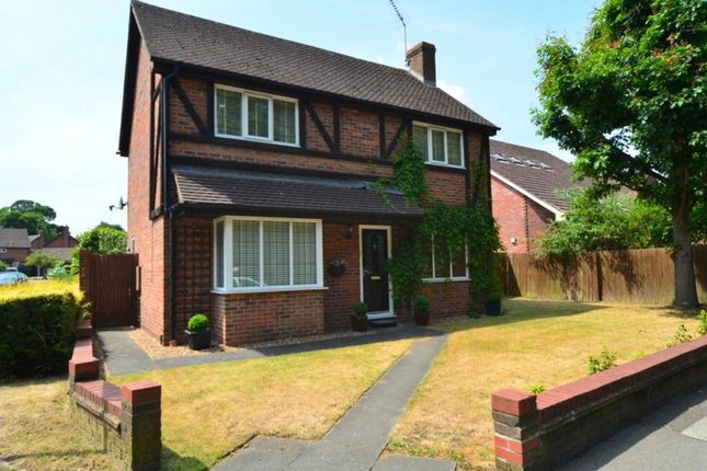 31 Deerings Drive, Pinner photo 3