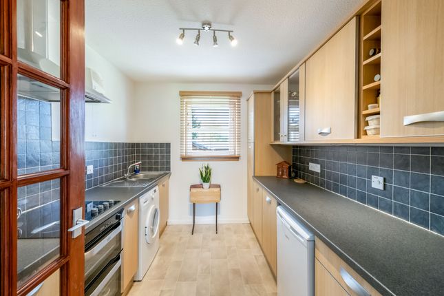 27, Strathearn Court, Crieff photo 4