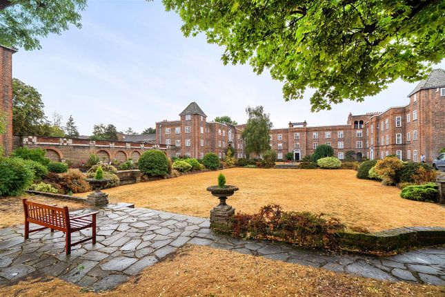 9 Surbiton Court, St. Andrews Square, Surbiton photo 4