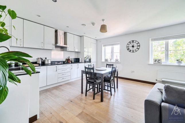 19, Summerhouse Hill, Buckinghamshire photo 2