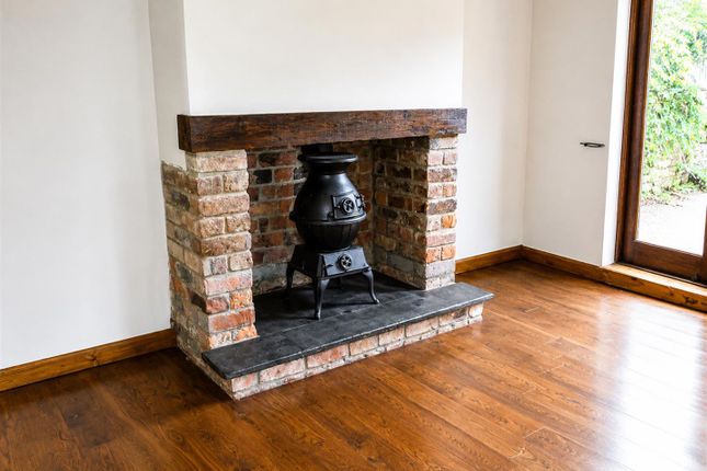 Wold Cottage, 3, Main Street, Elloughton photo 3