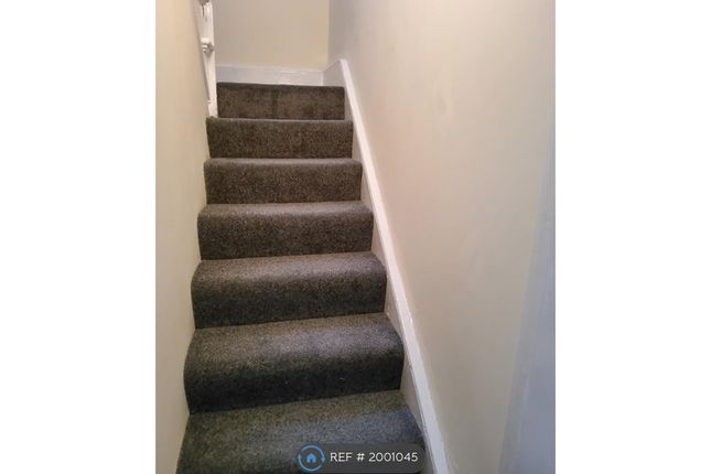 Flat to rent in Manor Park, London