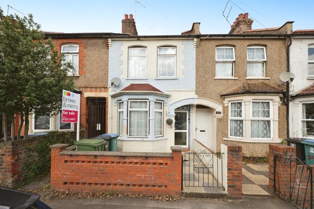 Thumbnail Terraced house for sale in Belgrave Avenue, Watford