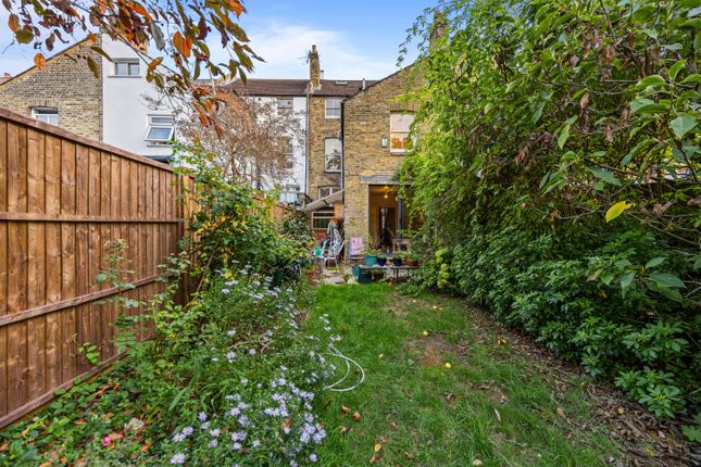 45, Gondar Gardens, London photo 3