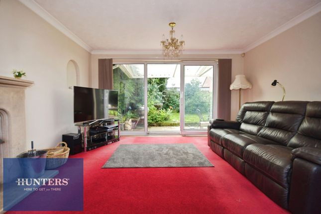 36, Harehill Crescent, Chesterfield photo 2