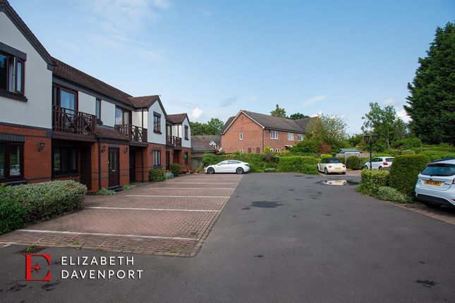 11 Alexandra Court, Kenilworth photo 2