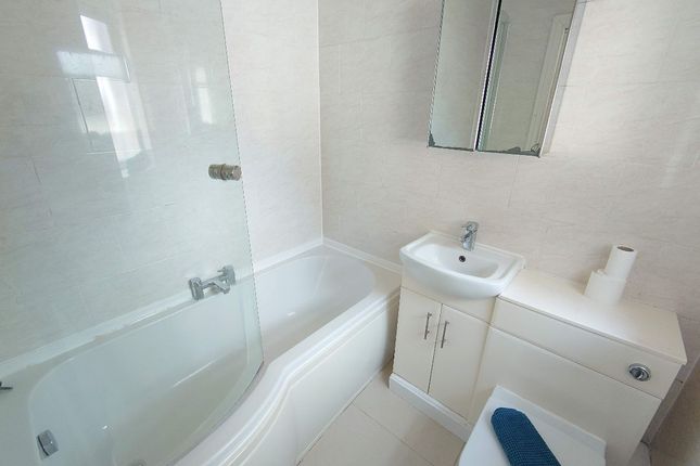 24 Adelaide Road, Liverpool photo 5