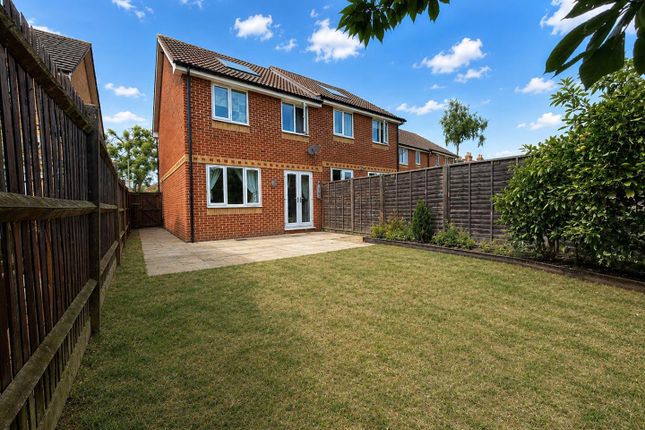 17B, Windmill Shott, Egham photo 2
