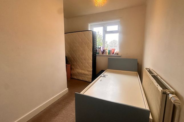 409, Staines Road, Feltham photo 5
